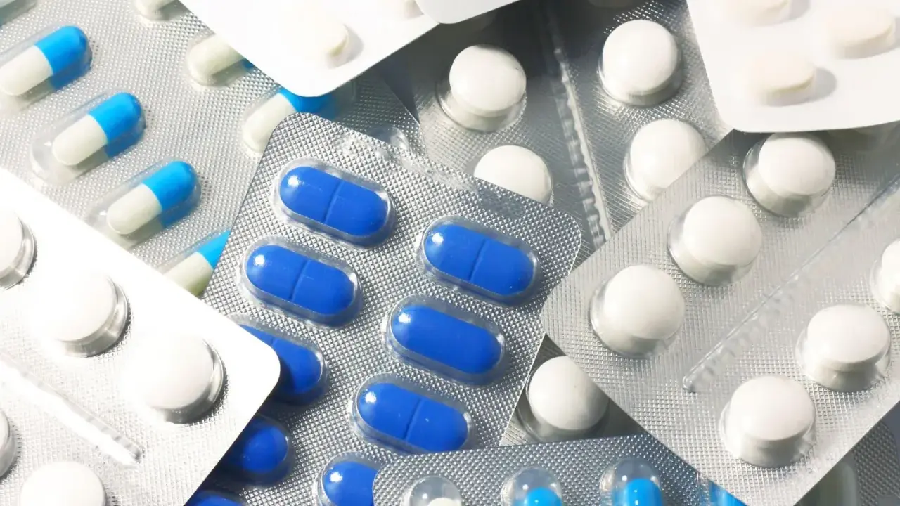 Opakowania tabletek i kapsułek. Czy lek nasen jest bezpieczny? Zawsze konsultuj się z lekarzem przed zażyciem.